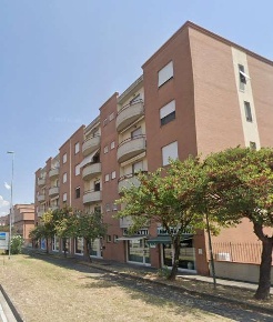 Foto Appartamento in Via Barberinese, Campi Bisenzio di 89 m² con 5 locali