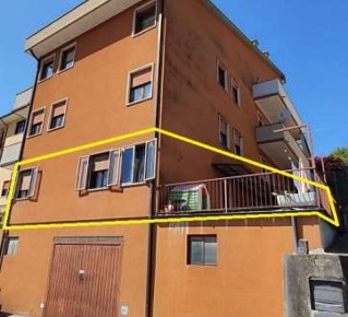 Foto Appartamento in Via Campassi, Valdagno Centro di 105 m² con 5 locali