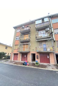 Foto Appartamento in via Piave, Marmirolo Centro di 84 m² con 5 locali