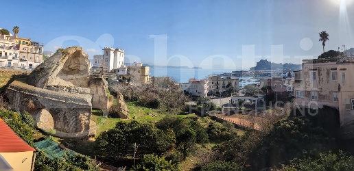 Foto Casa indipendente in Via TERME ROMANE 000, Bacoli Centro di 140 m²