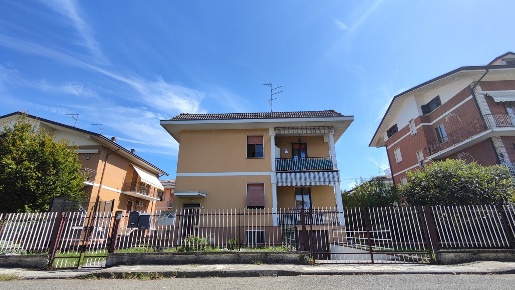 Foto Appartamento in Via Marzabotto 23, Rottofreno San Nicolò di 145 m²
