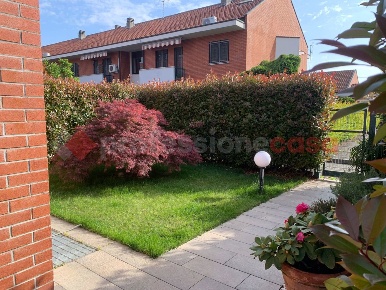 Foto Villa a schiera in Via El Alamein 4, Castano Primo Centro di 120 m²