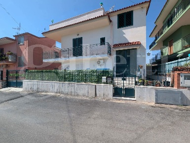 Foto Appartamento in Via Dante Alighieri 00, Bacoli Centro di 95 m²