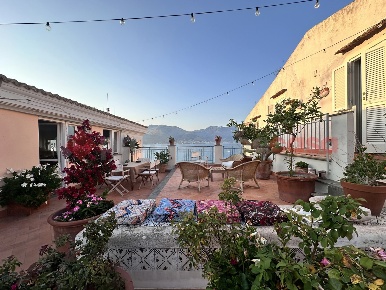 Foto Appartamento in Docibile, Gaeta di 200 m² con 7 locali in vendita