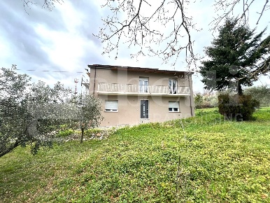 Foto Villa singola in Contrada Colle Pagano sn, Isernia di 129 m²