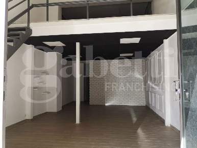 Foto Negozio in Via malfitano 1, Siracusa Santa Panagia - Teracati di 78 m²