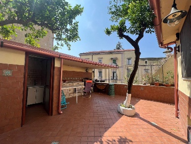 Foto Appartamento in amedeo di savoia, Napoli Stella - Materdei di 120 m²