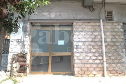 Foto Negozio in Via Tiberi 15, Arzano di 29 m² con 1 locali in affitto