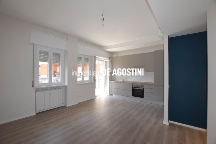 Foto Appartamento in Via Martiri della Libertà, Arona Centro di 84 m²