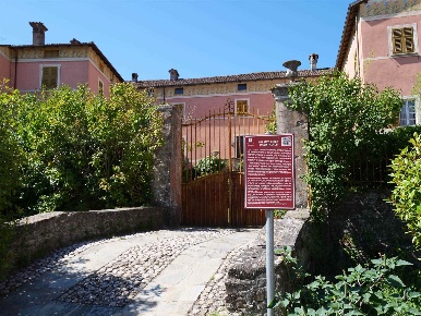 Foto Appartamento in Piazza Doria 50, Garbagna Centro di 554 m² in vendita