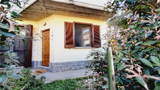 Foto Villa a schiera a Vigevano Fossana, Tigros di 120 m² con 4 locali