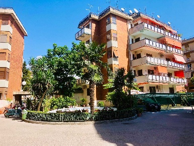 Foto Appartamento in via belisario corenzio  25, Salerno di 110 m²