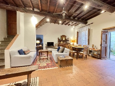 Foto Rustico a Firenze Settignano di 1100 m² con 20 locali in vendita