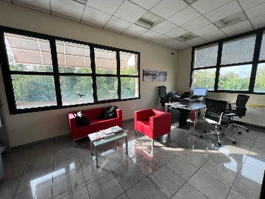 Foto Capannone industriale a Gattatico Centro di 1220 m² con 6 locali