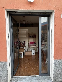 Foto Locale commerciale a Sarzana Bradia, Nave, San Michele di 35 m²