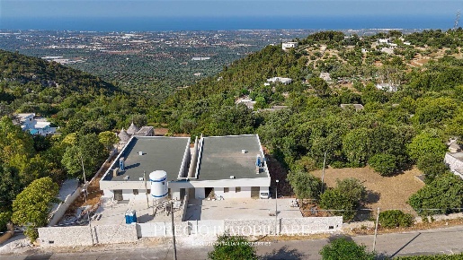 Foto Villa unifamiliare in Viale delle Querce, Fasano di 450 m² in vendita
