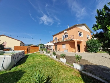 Foto Appartamento a Spoleto Castel Ritaldi, La Bruna di 150 m² con 8 locali