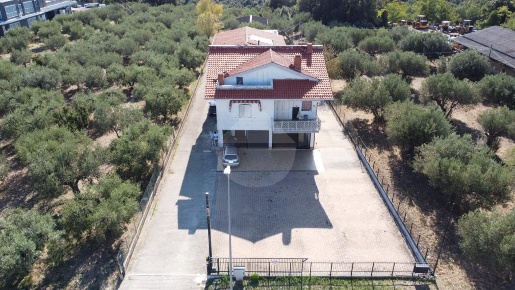Foto Negozio in C.da Santa Calcagna, Rocca San Giovanni di 101 m²
