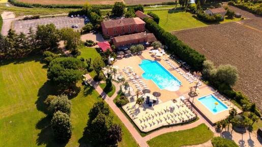 Foto Negozio in s.s. 16, Polesella di 1254 m² con 11 locali in vendita