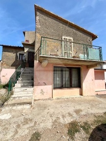 Foto Casa indipendente in via cassia nord, Viterbo di 67 m² in vendita