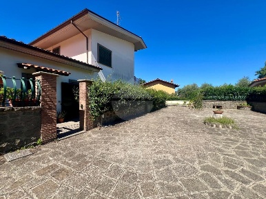 Foto Appartamento in Via dei laghi, Rocca di Papa di 85 m² con 3 locali