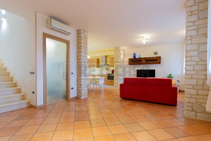 Foto Appartamento in Viale Stati Uniti 60, Quinto Vicentino di 239 m²