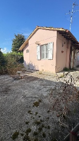 Foto Case semi ndipendenti a Massarosa con 3 locali in vendita