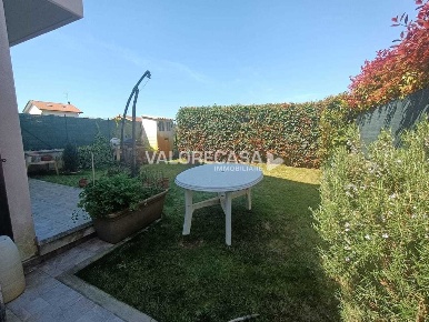 Foto Villa a schiera in via del macchione, Carrara Avenza di 100 m²