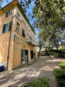 Foto Villa unifamiliare a Livorno Antignano - Banditella di 530 m²