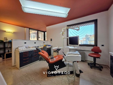 Foto Ufficio in Corso Statuto sn, Mondovì Breo di 230 m² con 8 locali