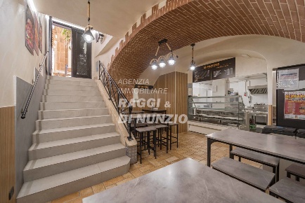 Foto Locale commerciale in Corso Italia 2, Frascati di 60 m² in vendita