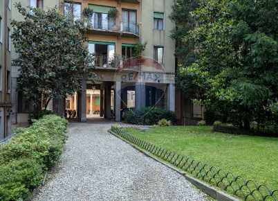 Foto Ufficio in via Cappuccio, Milano Carrobbio di 54 m² con 1 locali