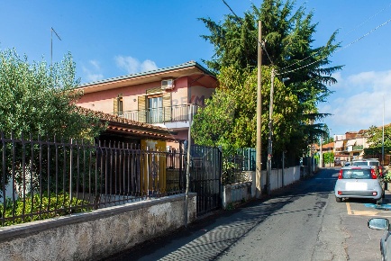 Foto Appartamento in via dei gerani, Misterbianco Centro di 163 m²