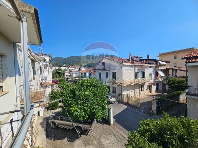 Foto Appartamento in Via Francesco d'assisi, Sapri Centro di 71 m²