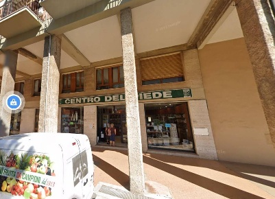 Foto Locale commerciale in Piazza Aldo Moro e Caduti di Via Fani, Piombino