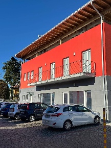 Foto Locale commerciale in via cavour, Castronno Centro di 50 m² in affitto