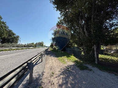 Foto Terreno agricolo in Via Case Basse, Foligno di 1600 m² in vendita