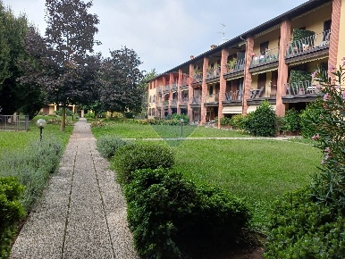 Foto Appartamento in Via Martiri della Liberazione, Osnago Centro di 50 m²
