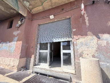 Foto Magazzino in Via Principato di Monaco, Siracusa di 52 m² in affitto
