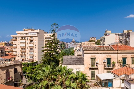 Foto Appartamento in Largo Calatafimi, Palermo di 146 m² con 5 locali