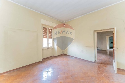 Foto Hotel in via Vignola, Somma Lombardo Centro di 357 m² con 8 locali