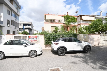 Foto Villa bifamiliare a Cagliari Genneruxi di 216 m² con 6 locali