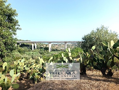 Foto Terreno agricolo a Campofelice di Roccella di 2637 m² in vendita