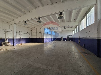 Foto Capannone industriale in via Raspagna, Oleggio Centro di 280 m²