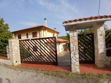 Foto Villa unifamiliare in Via New York, Carolei Monache di 260 m²