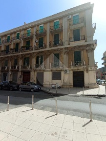 Foto Ufficio in via Ghibellina, Messina di 150 m² con 5 locali in affitto