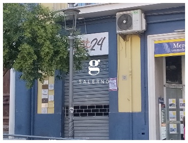 Foto Negozio in XXIV Maggio, Salerno Centro di 23 m² con 1 locali