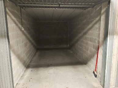 Foto Box in Viale Dalmazia 2, Lodi Centro Storico di 13 m² con 2 locali
