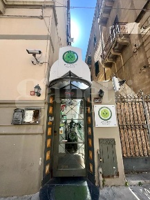 Foto Negozio in Via Albanese 104/a, Palermo Politeama - Ruggiero Settimo