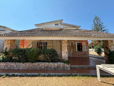 Foto Villa bifamiliare in Via Ortensie 4, Taranto San Vito - Carelli